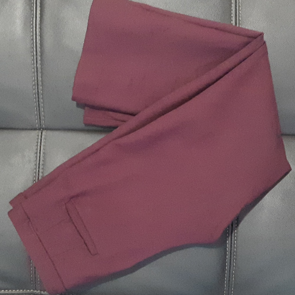 Dress capris in a dark purple/maroon